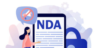 Influencer alle prese con gli accordi di riservatezza Illustrazione di un contratto di riservatezza