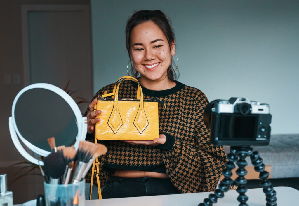 Influencer mostra borsa
